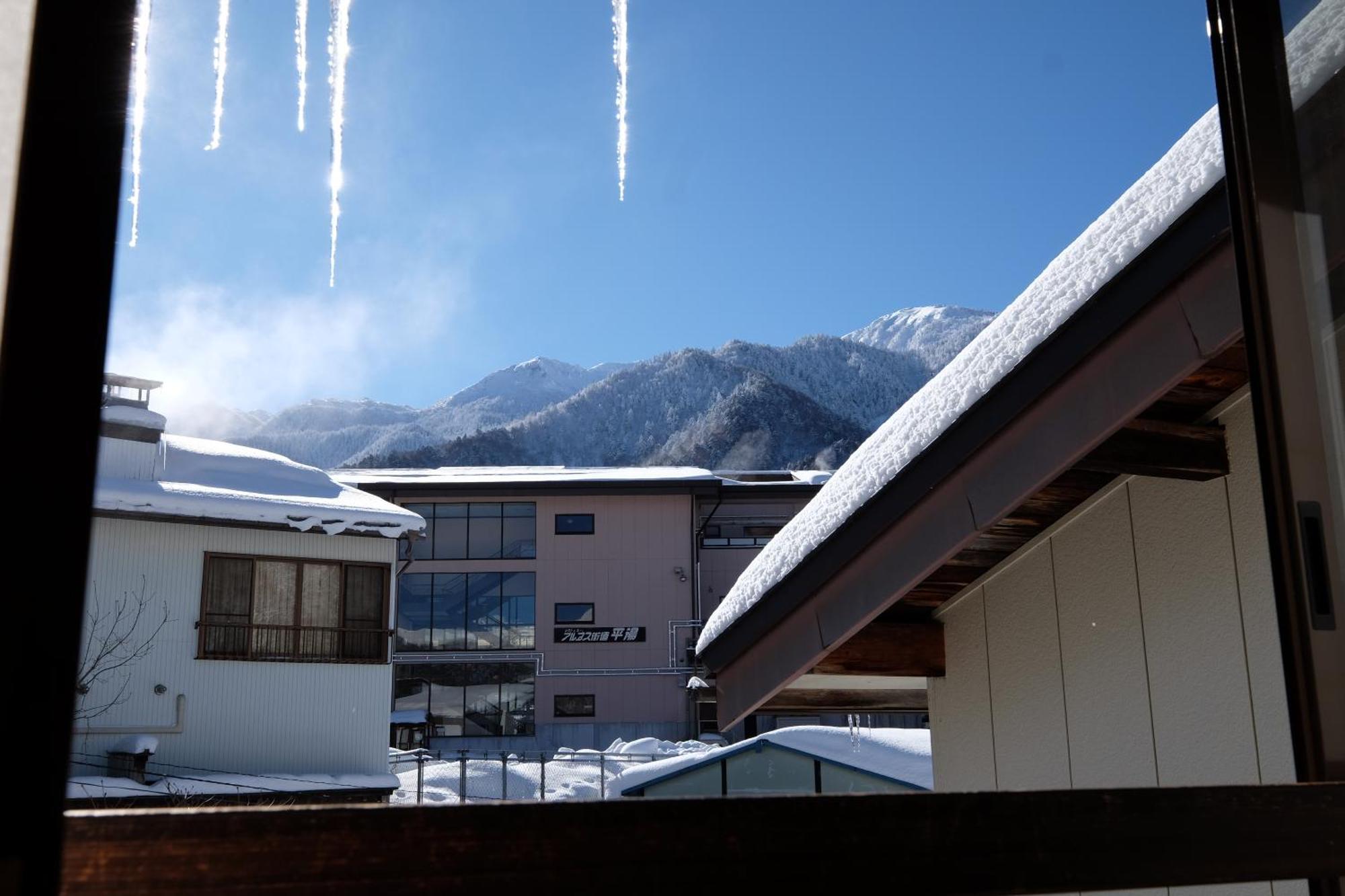 Tsuyukusa Takayama  Zimmer foto